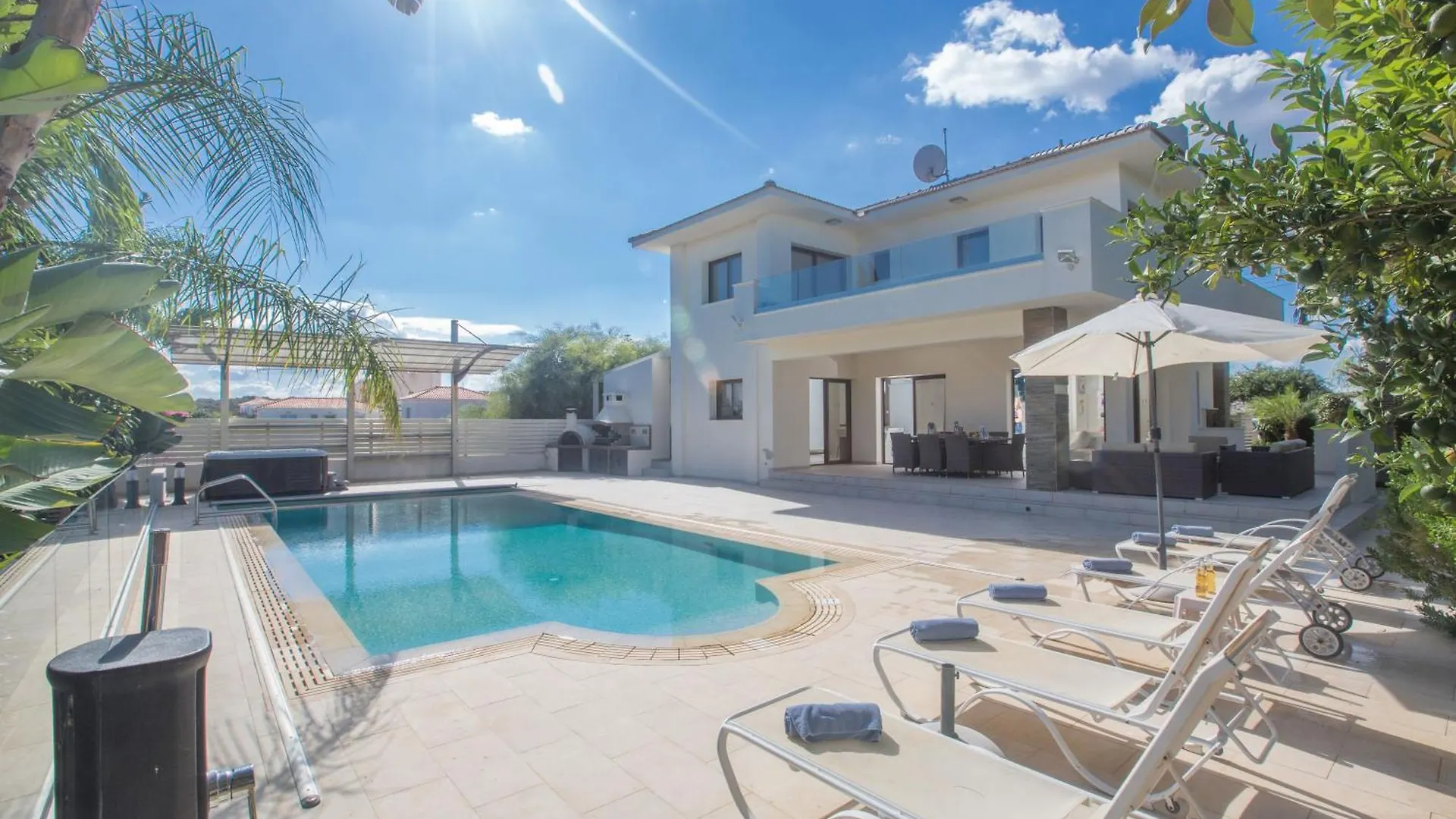 Haus In Ayia Napa Mit Privatem Pool contacts